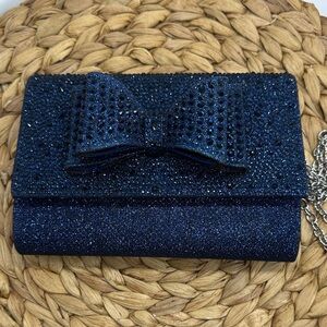 Elegant Blue Rhinestone Clutch with Bow Detail and Crossbody Chain Strap